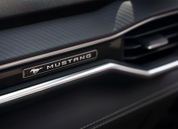 Amplitude-Auto-Ford-Mustang