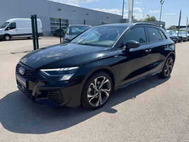 Voir le détail de l'offre de cette AUDI A3 Sportback 35 TFSI 150ch Mild Hybrid S line S tronic 7 de 2021 en vente à partir de 336.52 €  / mois