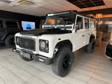 Voir le détail de l'offre de cette LAND-ROVER Defender SW 110 2.4 TD SE de 2009 en vente à partir de 49 999 € 